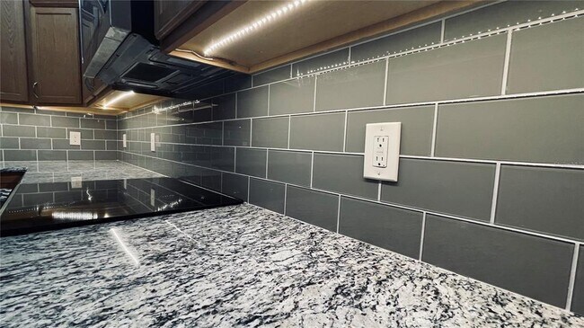 Building Photo - 443 Pomegranate Path