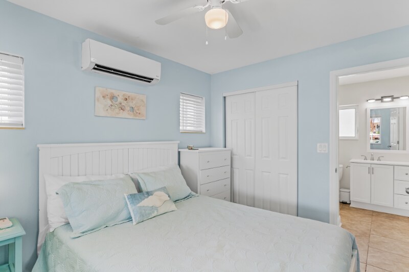 Building Photo - 14827 N Bayshore Dr