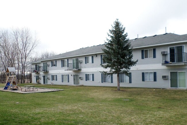 Building Photo - GRAY GABLES OF ALBERT LEA