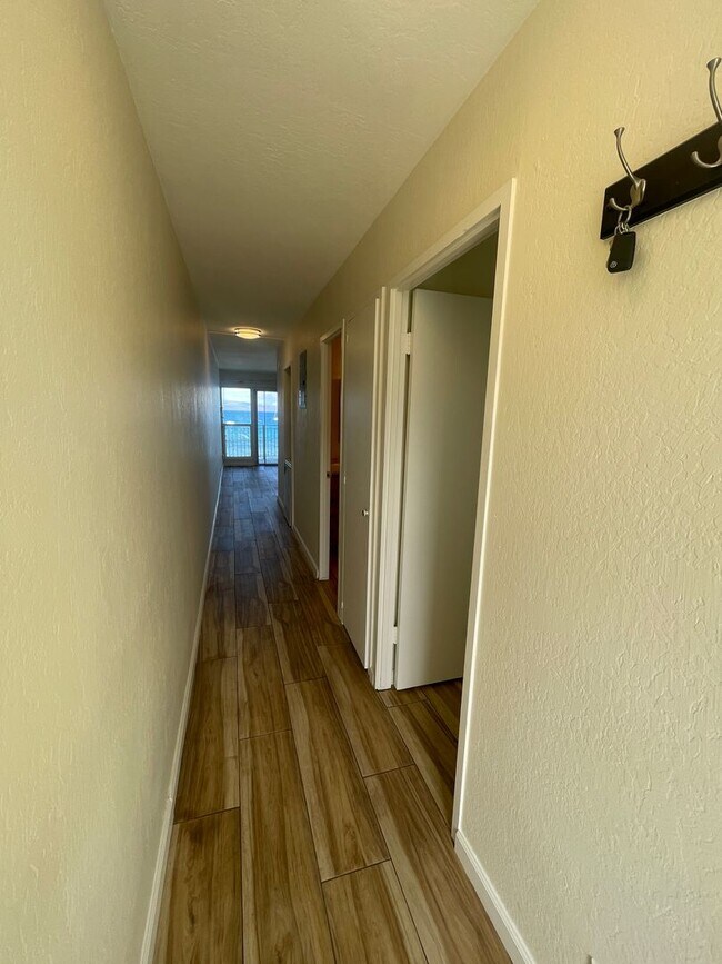 Building Photo - Lahaina Roads Oceanfront One Bedroom