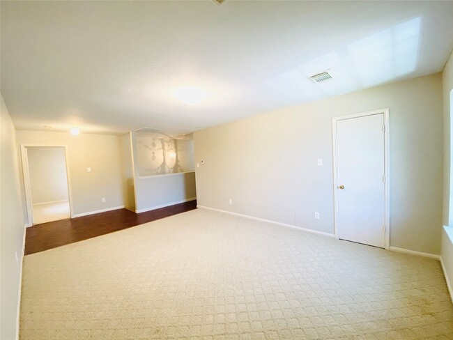 Building Photo - 11019 Cayman Mist Dr