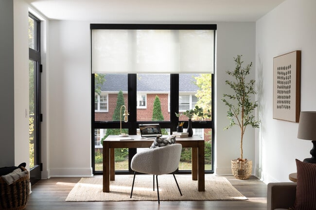 Building Photo - 600 E Henry Clay St