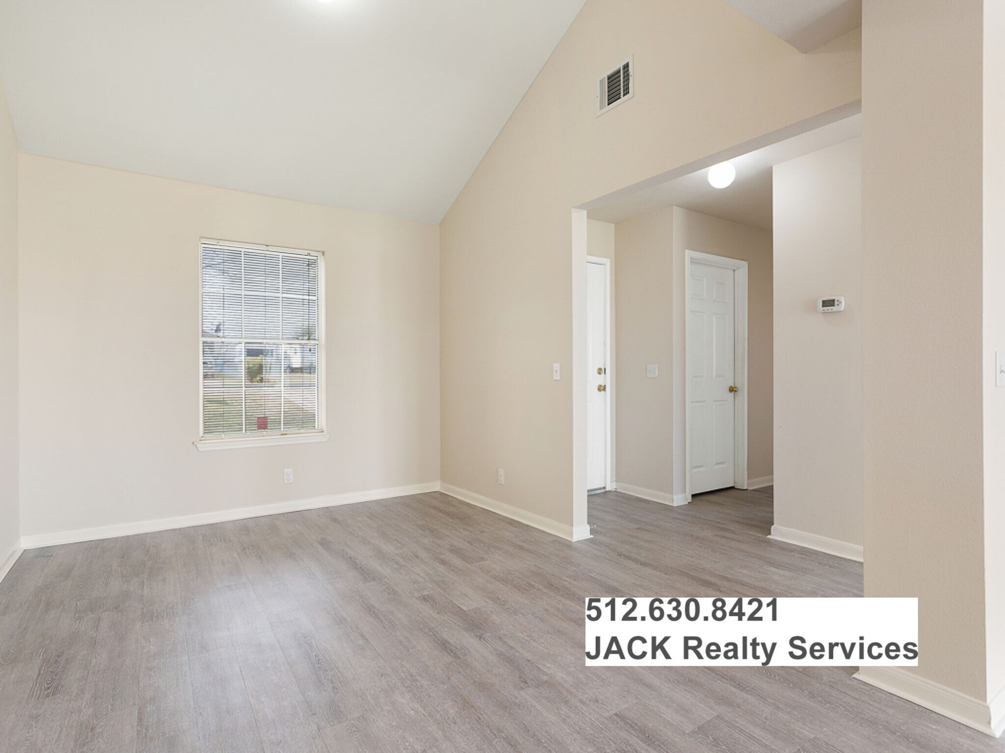 Building Photo - 115 Bell Meadows Dr