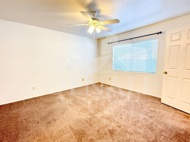 Building Photo - 15076 N Escondido Dr