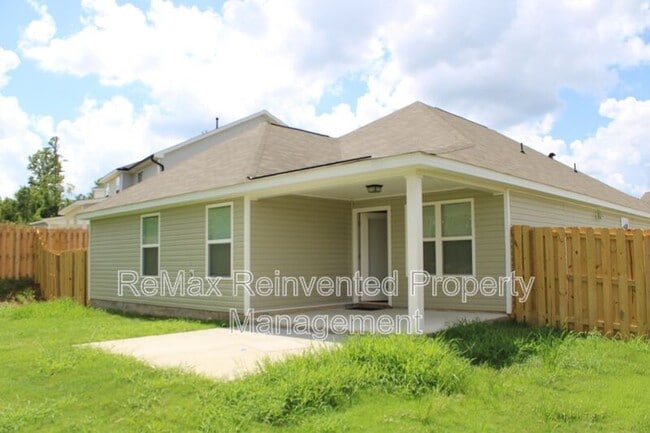 Building Photo - 921 Holbrook Dr