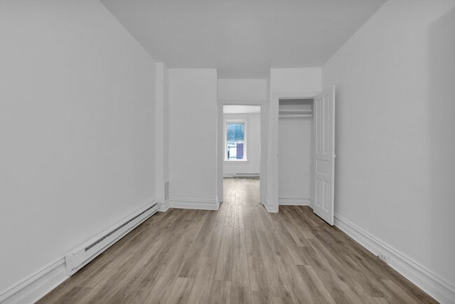 Building Photo - Spacious 5-Bed Renovated Home with Modern ...