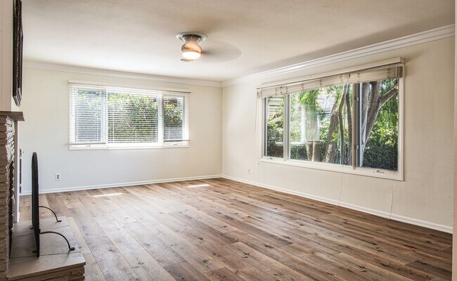 Building Photo - 2412 Via Marina