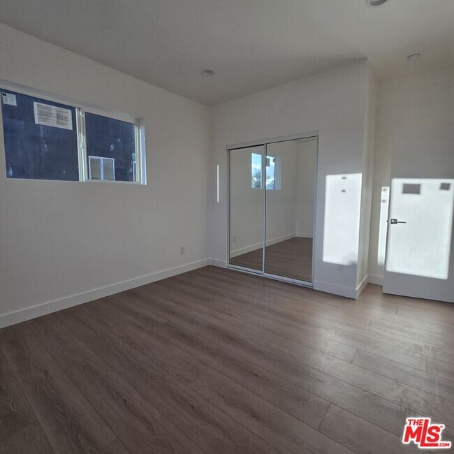 Building Photo - 10829 Peach Grove St