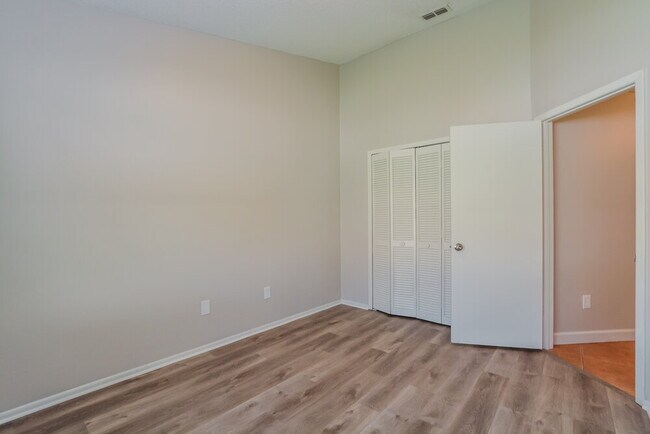 Building Photo - 1022 Henson Ct