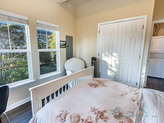 Building Photo - 416 N Downing St