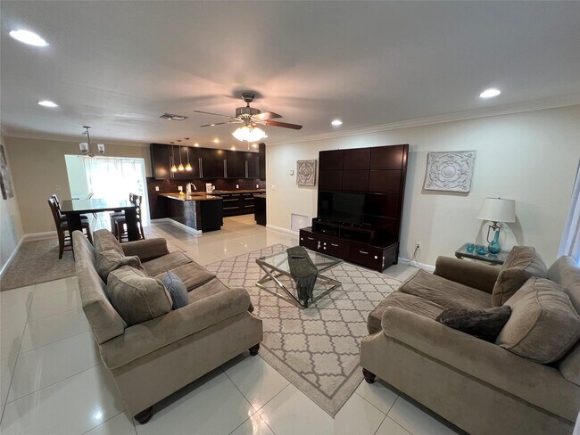 Building Photo - 9302 Pl