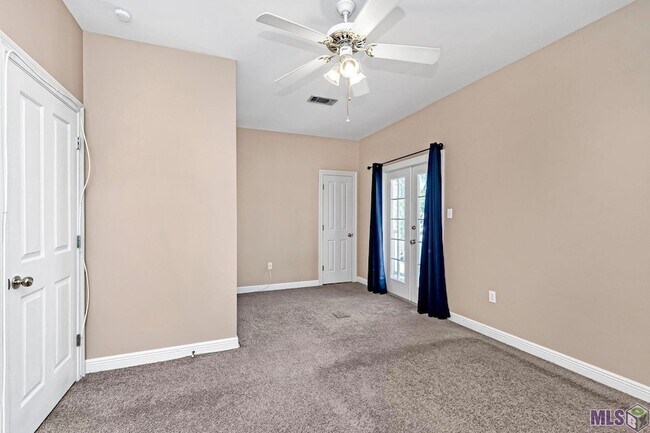 Building Photo - 9007 Highland Rd