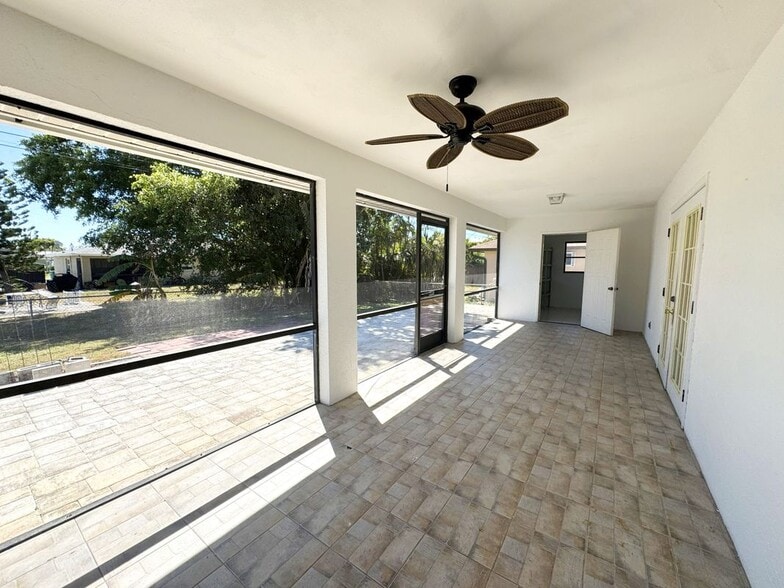 Building Photo - 630 105th Ave N