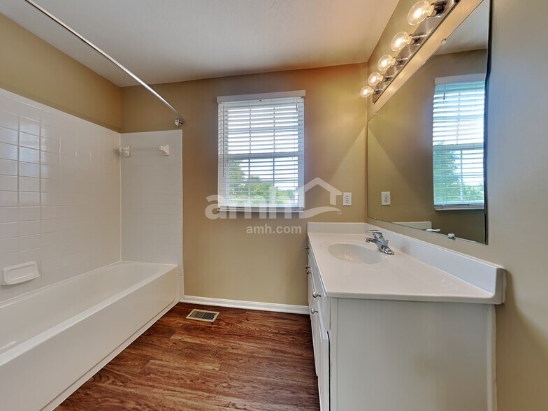 Building Photo - 1810 Wheatfield Way