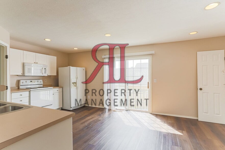 Building Photo - 323 Oxford Oak Dr