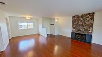 Building Photo - 2 Bed / 2 Bath Condo Uptown Santa Barbara