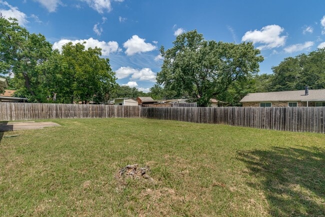 Building Photo - 3 Bed/2 Bath Hidden Treasure in Garland