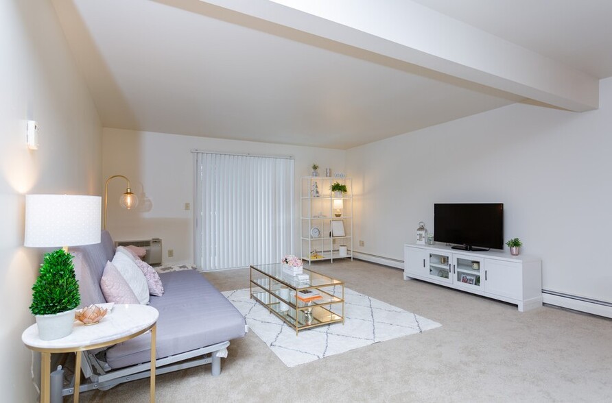 Building Photo - Apple Valley Apartments and Townhomes