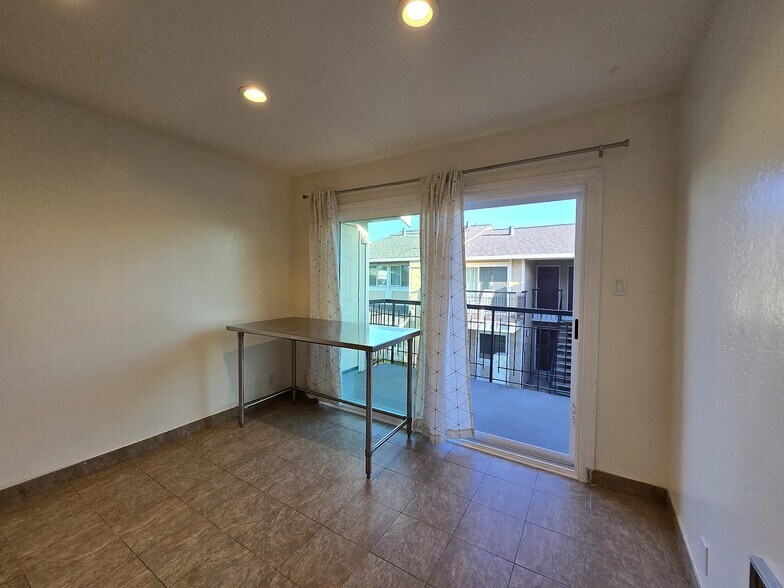 Building Photo - 14583 Doolittle Dr