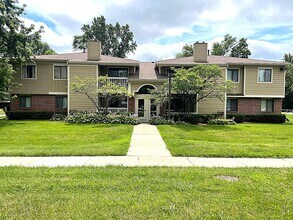 Building Photo - 3001 Fernwood Ave