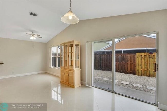 Building Photo - 3387 Chickee Ln