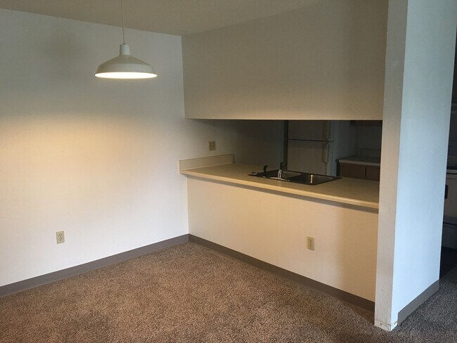 Interior Photo - Litchfield Apartments Co. LDHA - LP