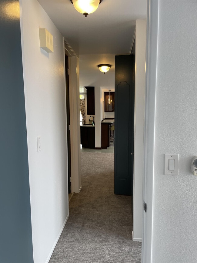 Building Photo - 6455 La Jolla BoulevardUnit 245 Ln