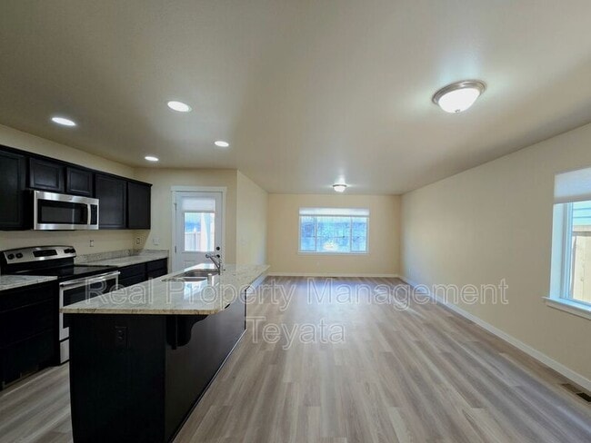Building Photo - 4756 Parker St