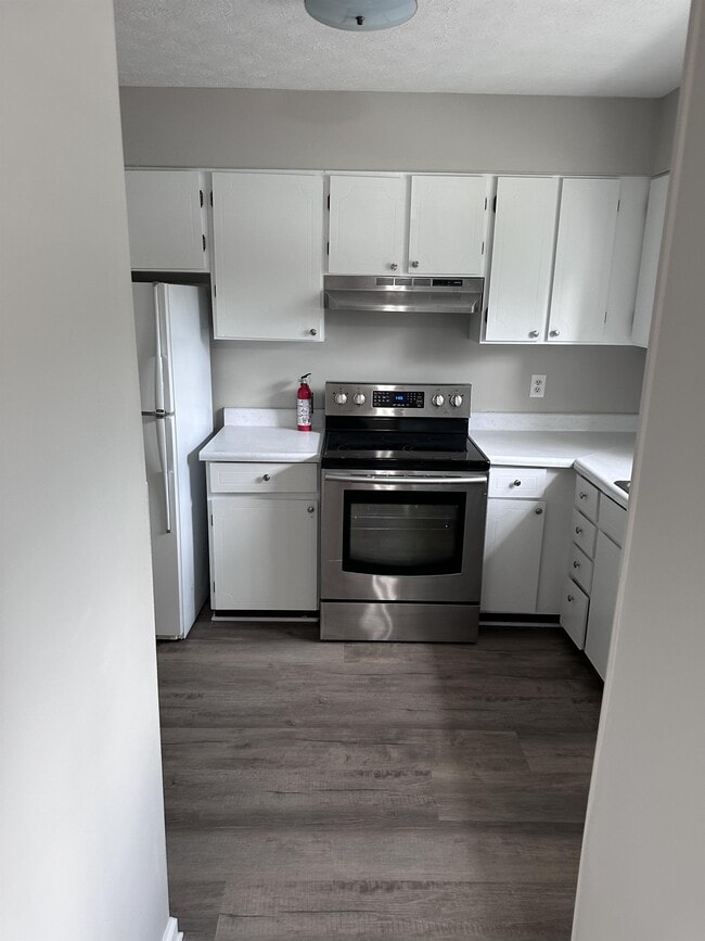 Primary Photo - 185 Eaglewood Way