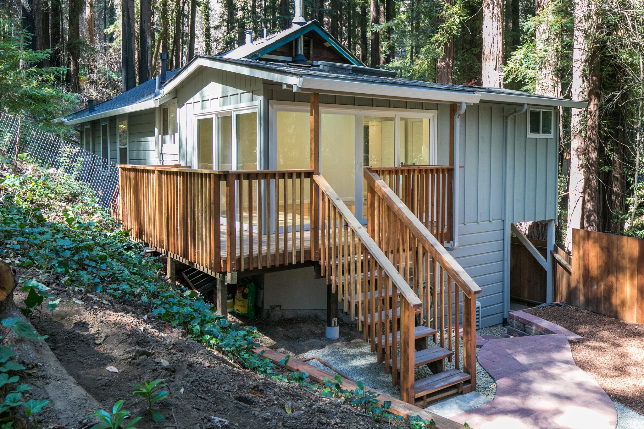 Building Photo - 504 Eden Ave