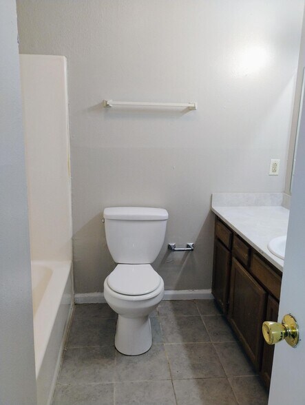 Building Photo - 1714 Cedar Lake Dr