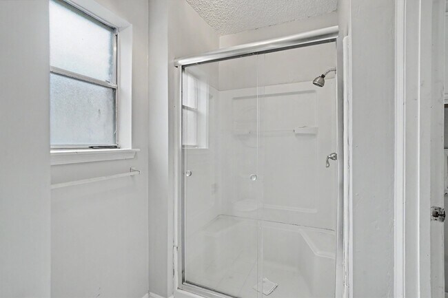 Building Photo - 16238 Brookford Dr