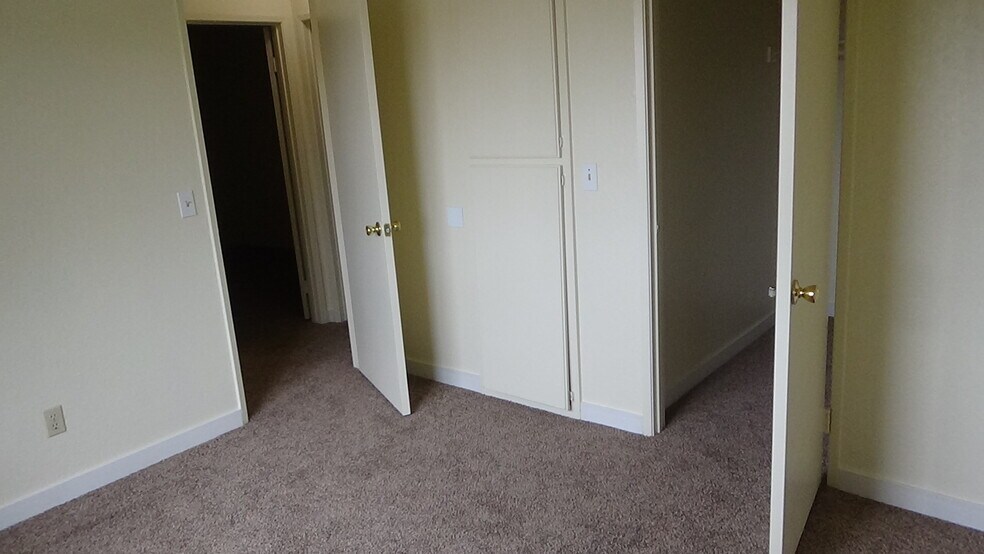 Bed 2 - 1117 Seabreeze Way