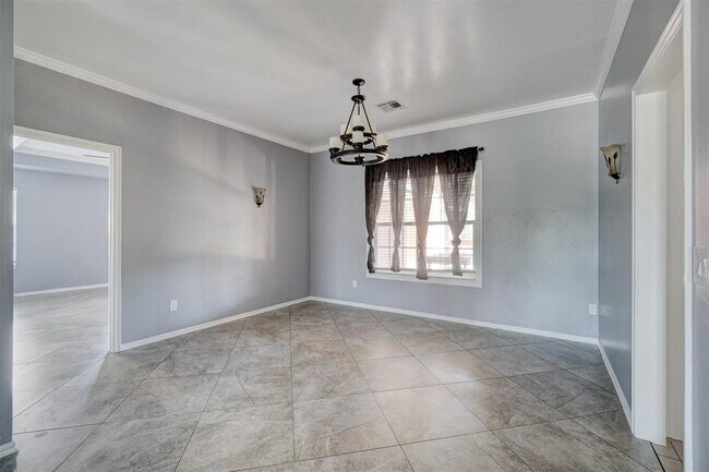 Building Photo - 1209 SW 113th St