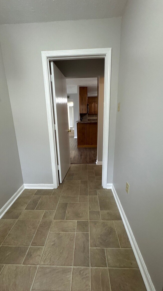 Building Photo - 4023 Summer Pl