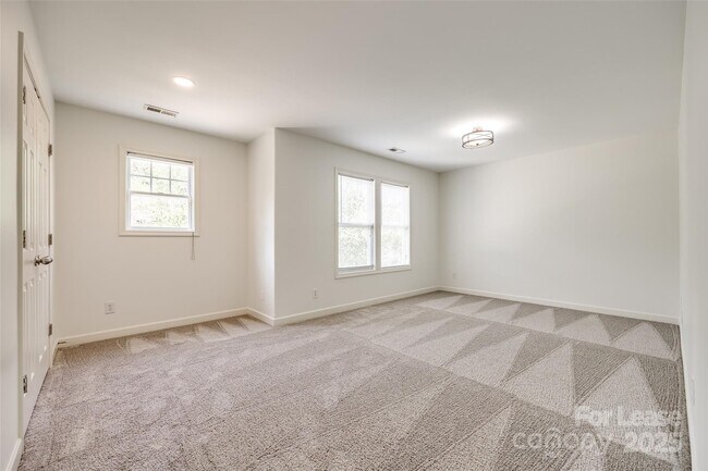 Building Photo - 4505 Hampstead Heath Dr