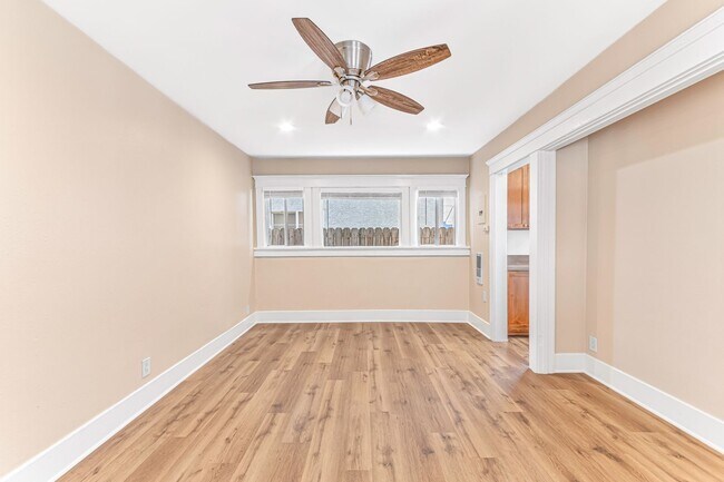 Interior Photo - 1460 Gaviota Avenue