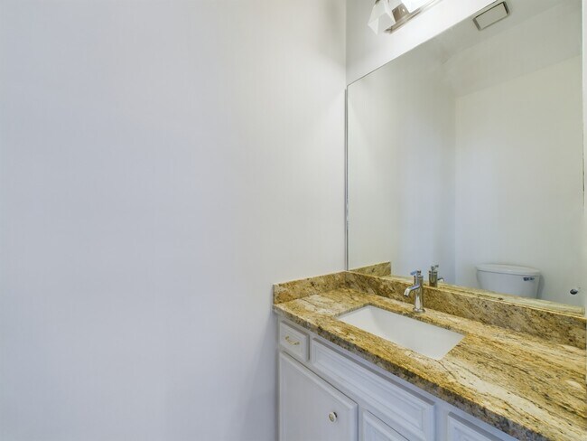 Building Photo - 5627 Winsome Ln