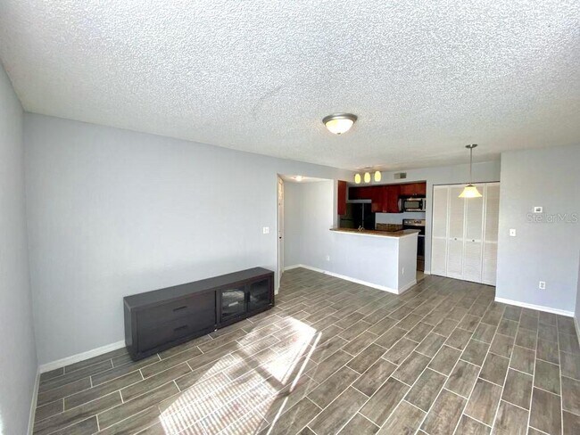 Building Photo - 5152 Conroy Rd