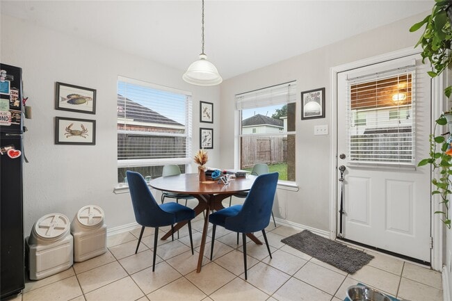 Building Photo - 5755 Lightstone Ln