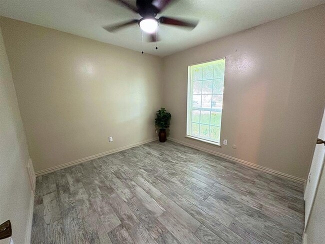 Building Photo - 17802 Autumn Trails Ln