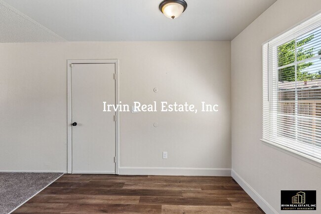 Building Photo - 1834-1834 Rose Ave