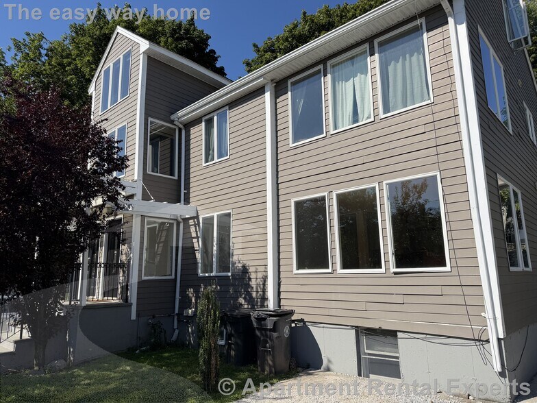 Building Photo - 167-169 Summer St Unit #B