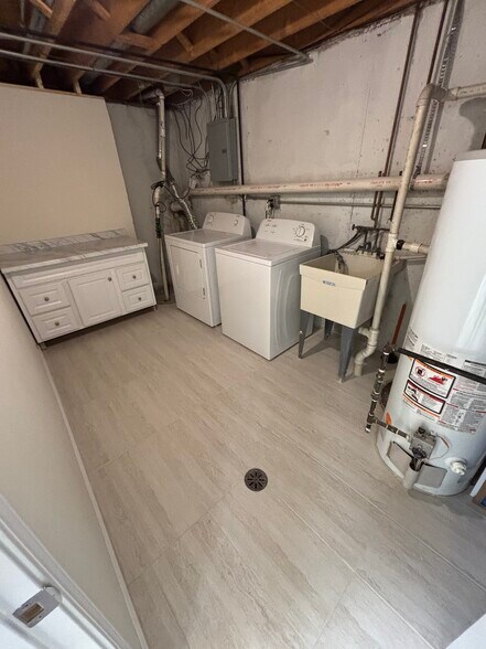 Building Photo - 838 Heatherbrook Ct