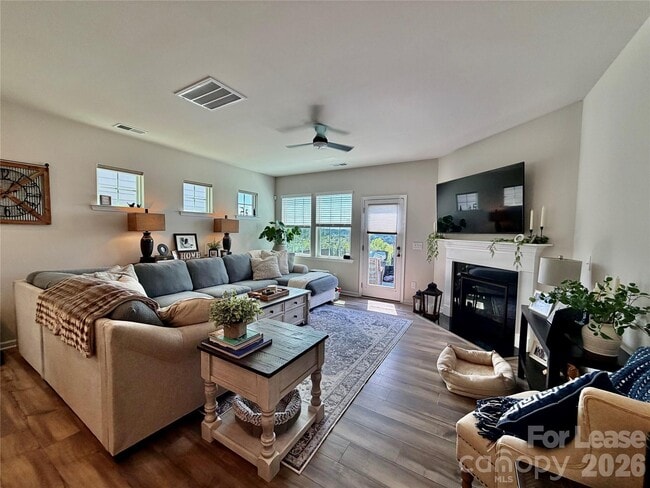 Building Photo - 4540 Potters Wheel Dr