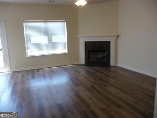 Building Photo - 52 Providence Oak Ct SE