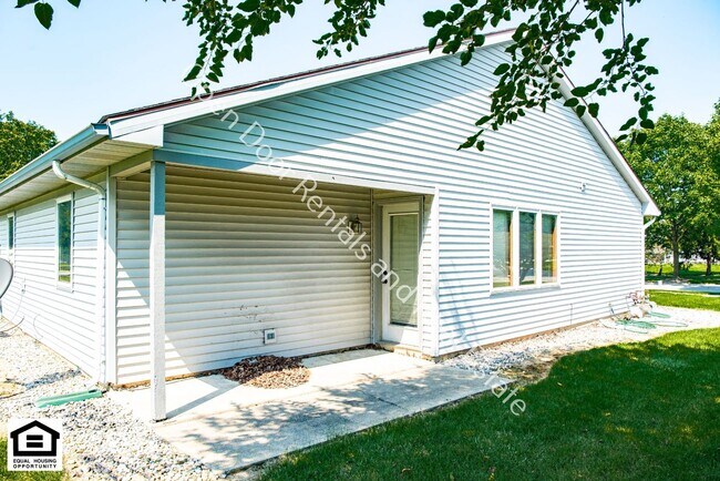 Building Photo - Fort Wayne Rising 1420/1422 Flagstone