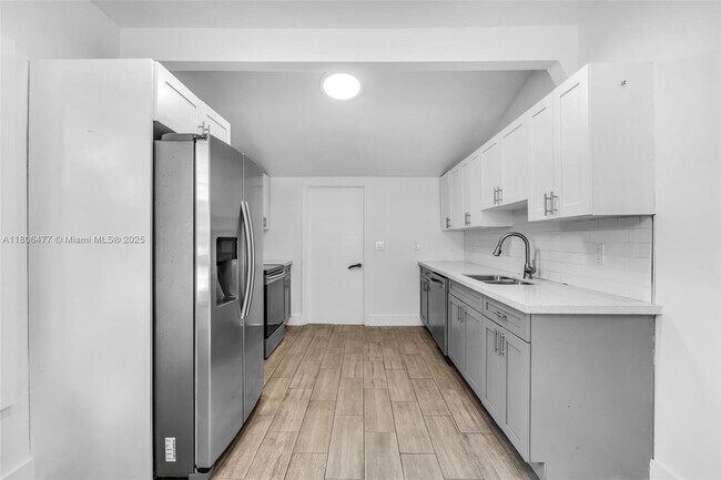 Building Photo - 315 NW 50th St
