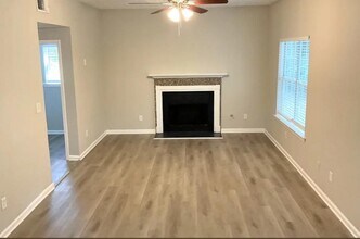 Building Photo - 3261 Sugar Creek Falls Ave SE