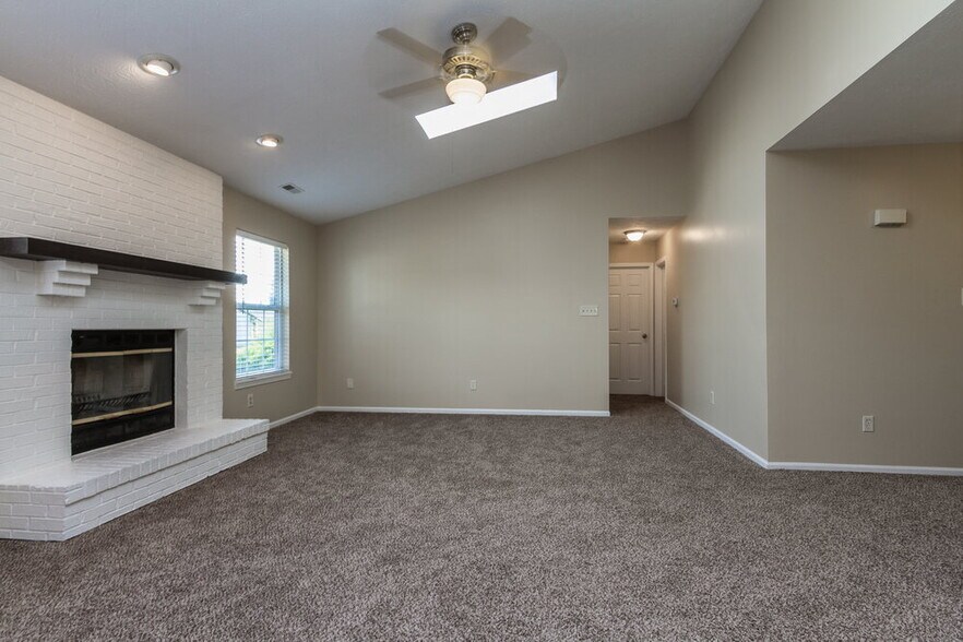Building Photo - 6057 Sally Ann Cir